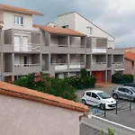 Clos 220 Mit Blick Auf Wasser By Interhome