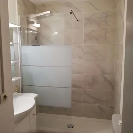 Clos 220 Mit Blick Auf Wasser By Interhome Apartmán *